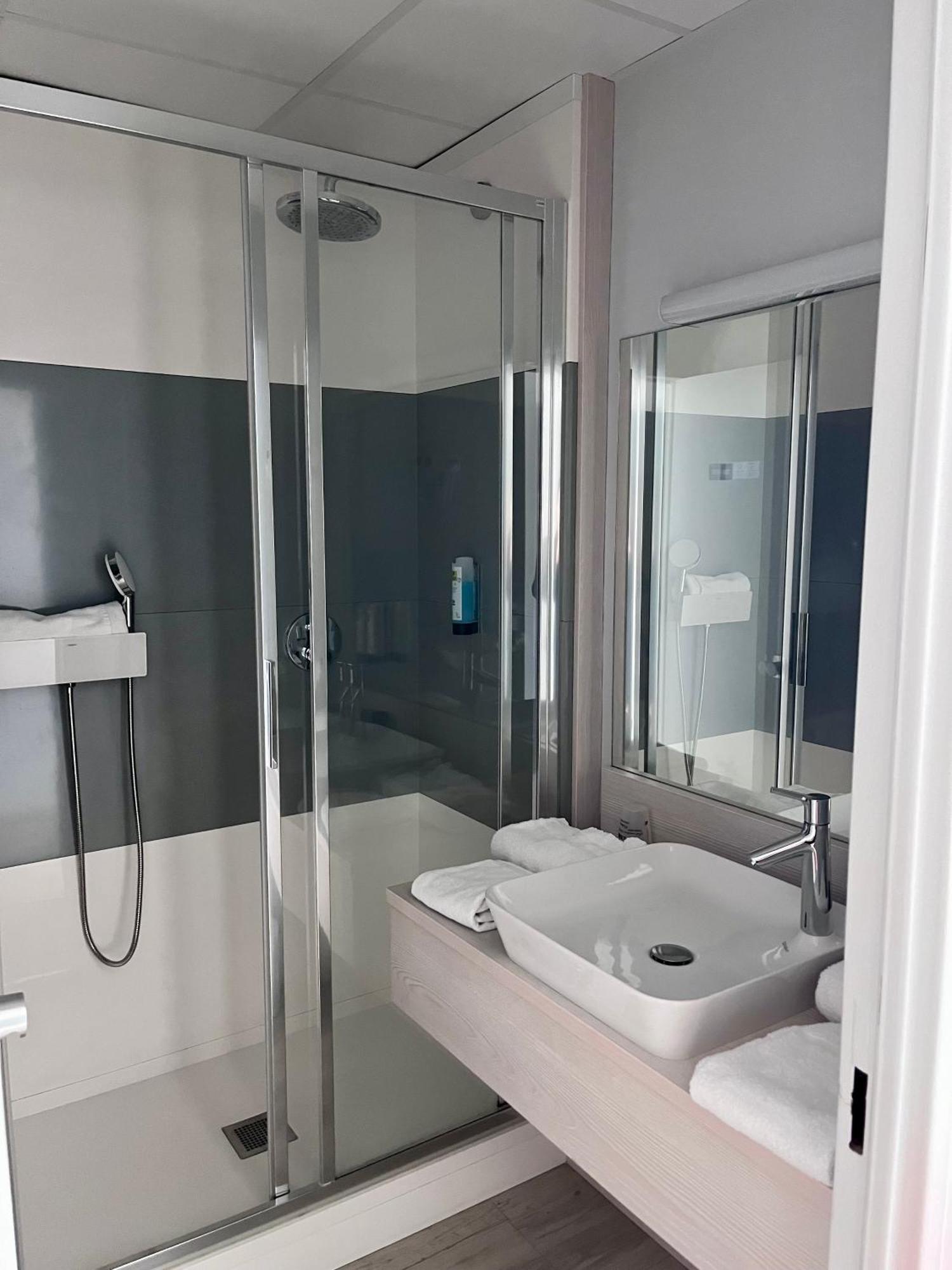Hotel-Restaurant De L'Embarcadere Nantua Ngoại thất bức ảnh