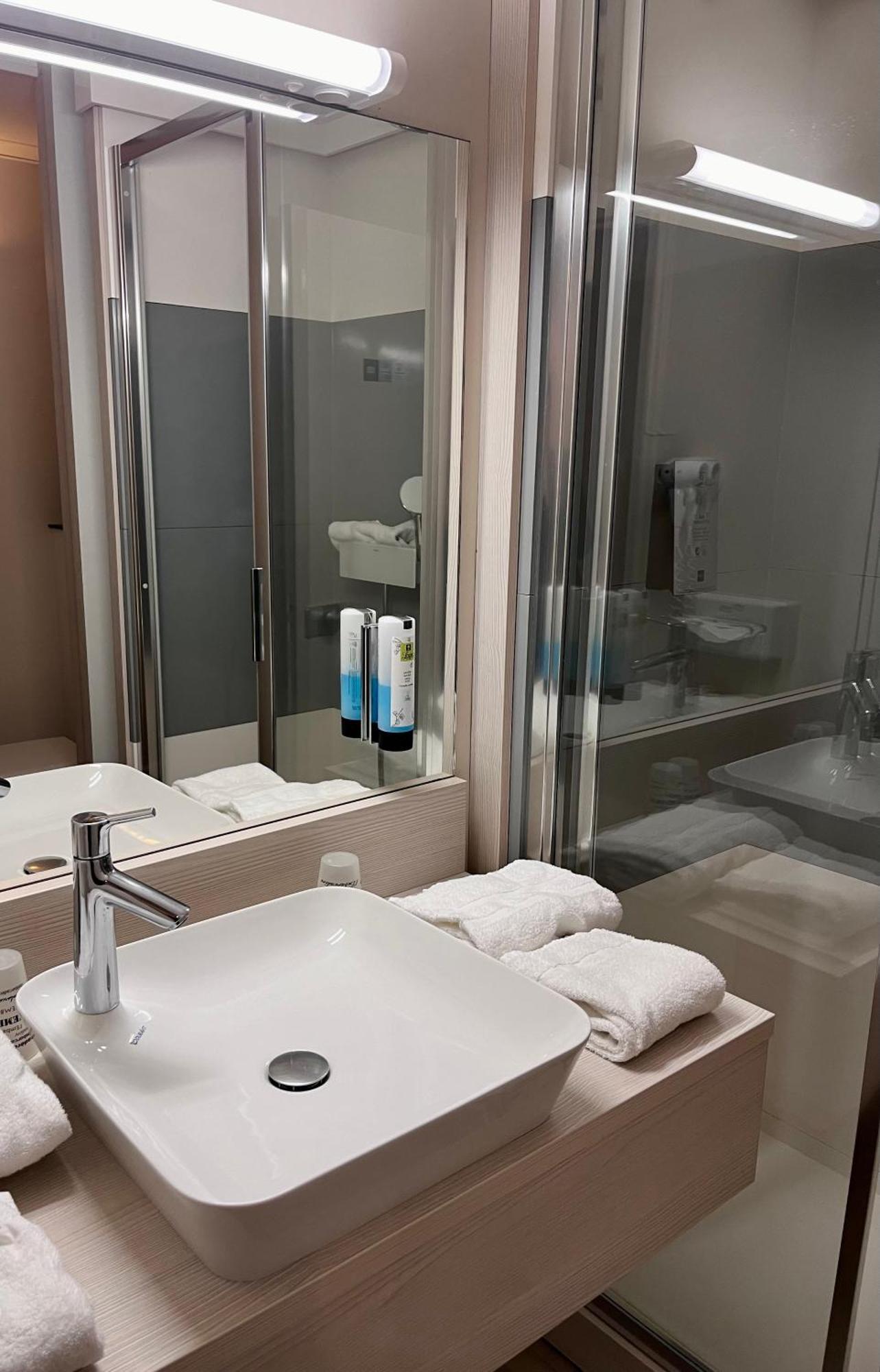 Hotel-Restaurant De L'Embarcadere Nantua Ngoại thất bức ảnh